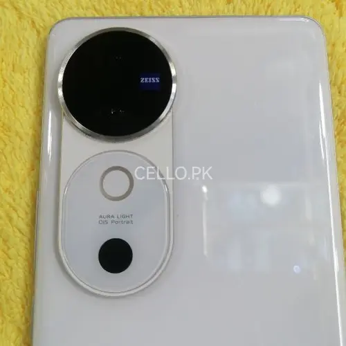 Vivo V40 Mobile Price in Pakistan