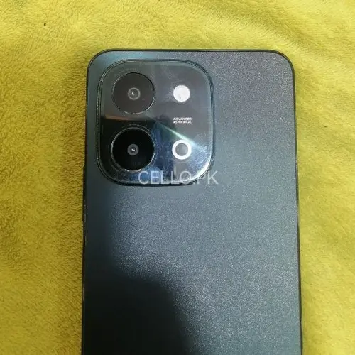 Vivo V28 Mobile Price in Pakistan