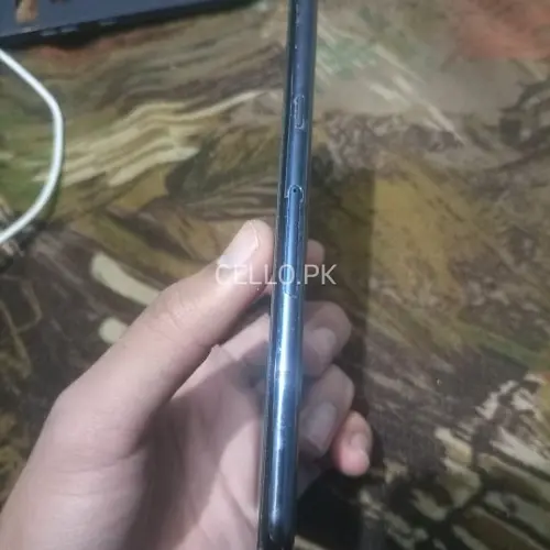 LG V40 ThinQ Mobile Price in Pakistan